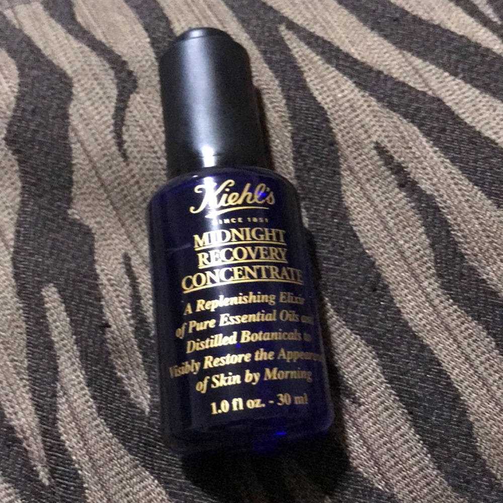 Kiehls Midnight recovery concentrate night oil